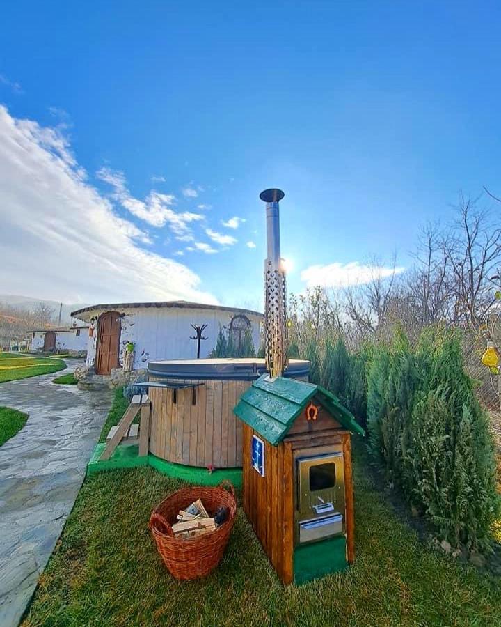 Hotel Satul Cu Flori Buzău Zewnętrze zdjęcie