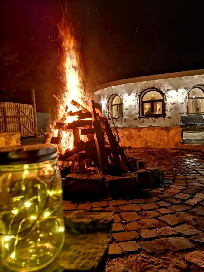Hotel Satul Cu Flori Buzău Zewnętrze zdjęcie