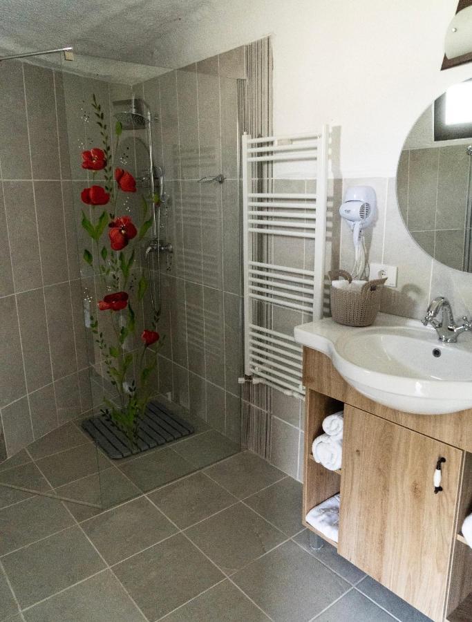 Hotel Satul Cu Flori Buzău Zewnętrze zdjęcie